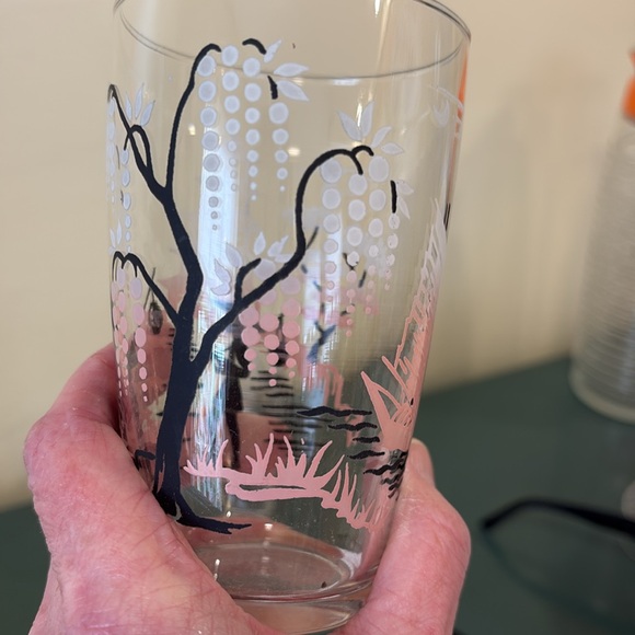 Vintage Libbey Mid Century Japanese Cherry Blossom Glasses. Set of 2 - Picture 4 of 4